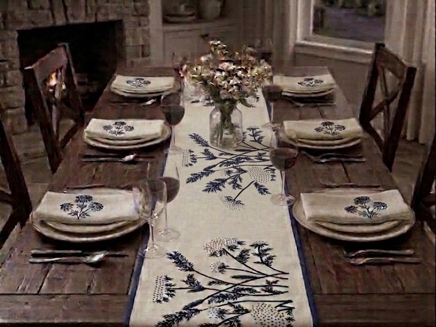 TABLE RUNNER- KHĂN TRẢI GIỮA BÀN