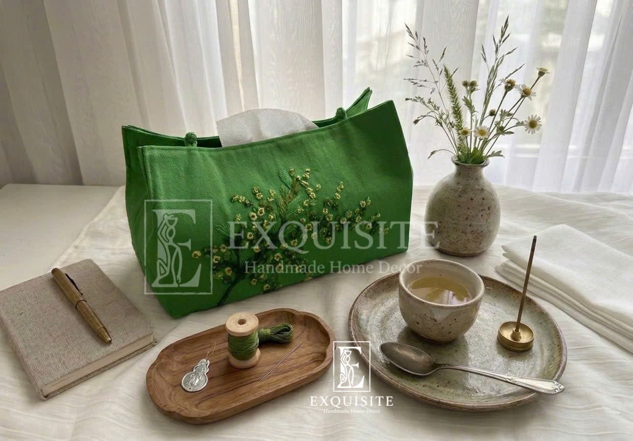 Tissue box hand embroidery- hộp giấy ăn thêu tay thumbnail 3