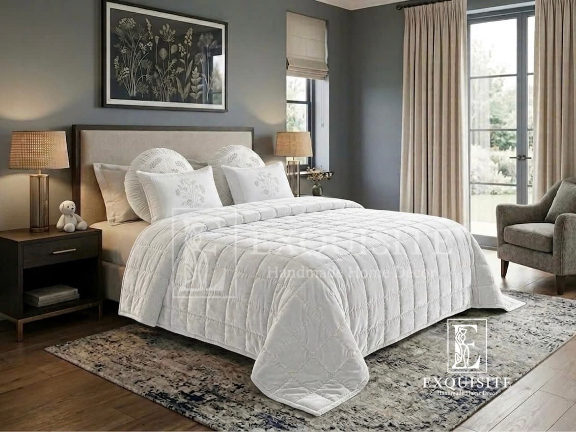 Velvet bed cover w.hand stitching- Chăn nhung khâu tay — Exclusive Piece